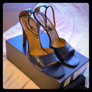 GUICCI SIGNATUREBAMBOO HEEL STILETTO SIZE 10,great